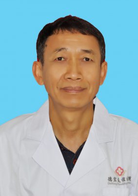 何　盈-主任医师
